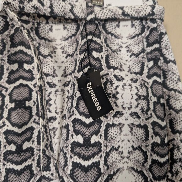 NWT Express Snakeskin Printed Midi Highrise Shorts " Belted 16 Classic - Picture 3 of 8